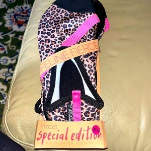 NWT! Women’s Slip on Fit Kicks. Size XL. Leopard print with pink accents